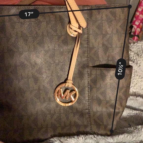 MIchael Kors Purse - Picture 2 of 3